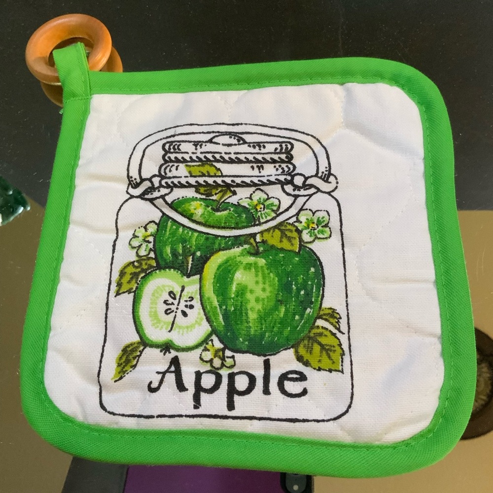 Vintage Potholders Apple and Pear Wood Hanger Set of 2 Green Yellow - Picture 3 of 4